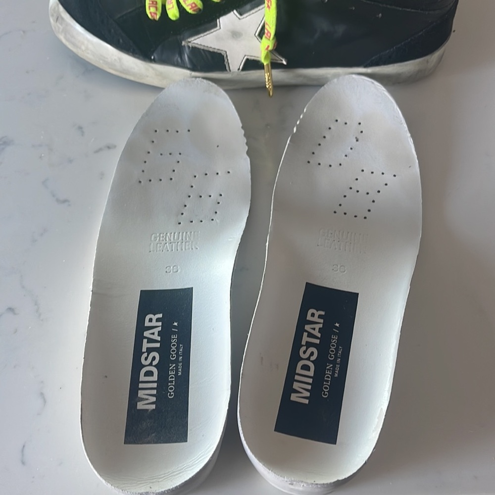 Slightly Worn But In Great Shape. Authentic Golde… - image 8